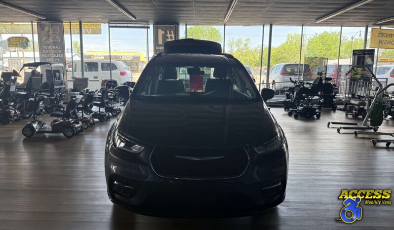 
								2022 Chrysler Pacifica full									