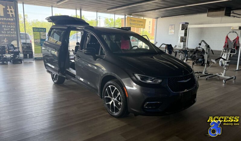 
								2022 Chrysler Pacifica full									