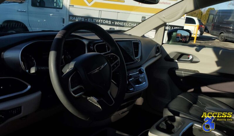 
								2022 Chrysler Pacifica full									