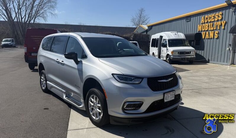 
								2024 Chrysler Pacifica full									