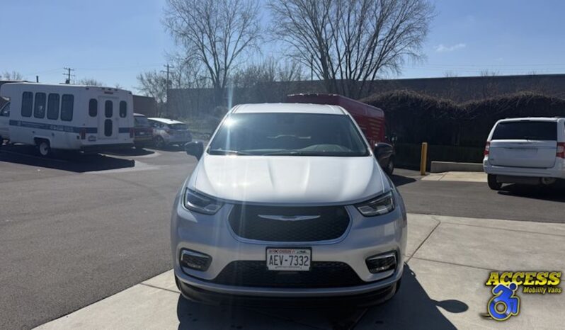 
								2024 Chrysler Pacifica full									