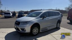 
										2024 Chrysler Pacifica full									