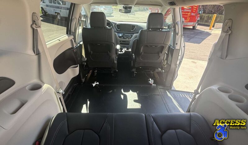 
								2024 Chrysler Pacifica full									