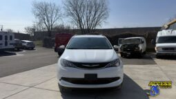 
										2021 Chrysler Voyager full									