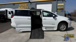 
										2021 Chrysler Voyager full									