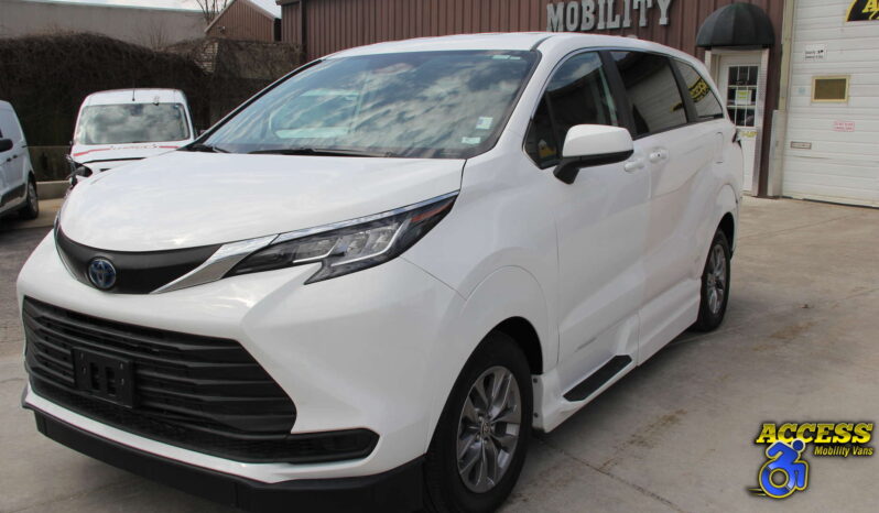 
								2022 Toyota Sienna full									