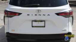 
										2022 Toyota Sienna full									