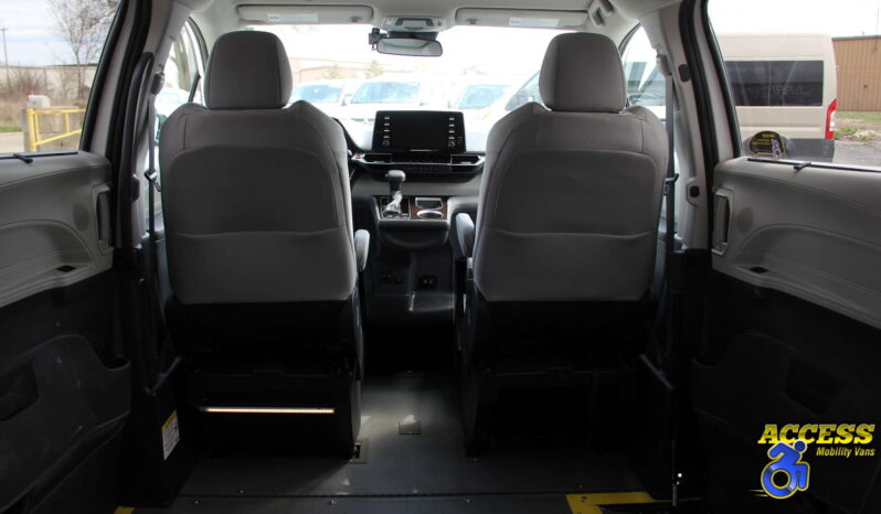 
								2022 Toyota Sienna full									