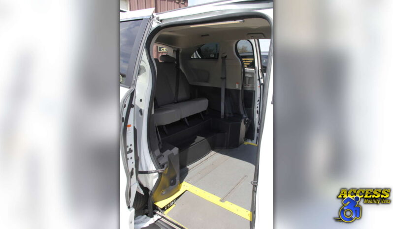 
								2022 Toyota Sienna full									