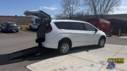 
										2021 Chrysler Voyager full									