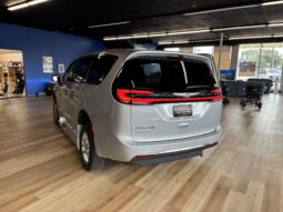 
										2024 Chrysler Pacifica Touring L Wheelchair Van full									