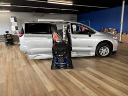 
										2024 Chrysler Pacifica Touring L Wheelchair Van full									
