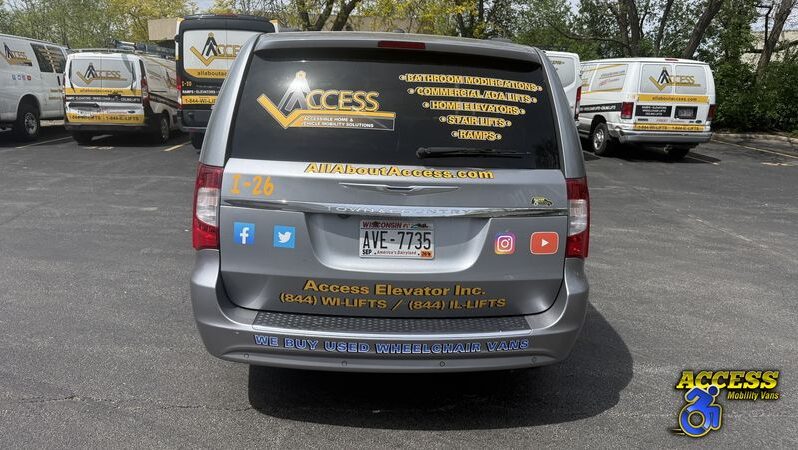 
								2474 – 2015 Chrysler Town & Country – #12 full									