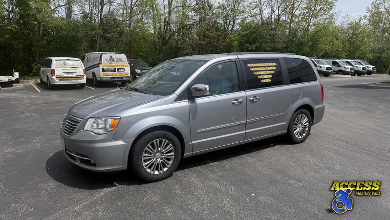 
								2474 – 2015 Chrysler Town & Country – #12 full									