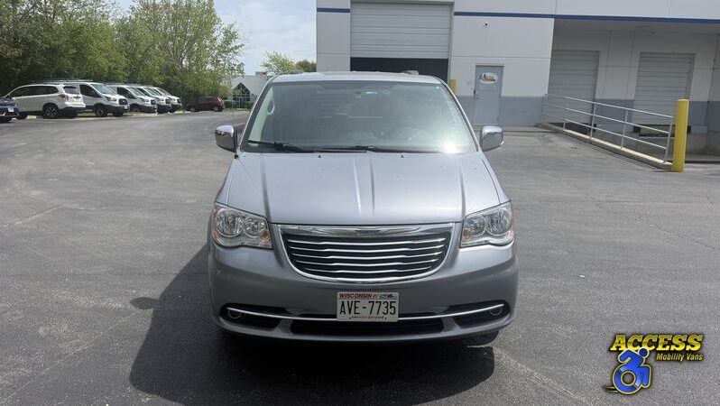 
								2474 – 2015 Chrysler Town & Country – #12 full									