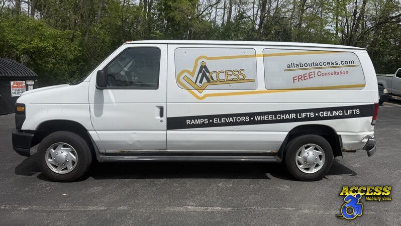 
								3740 – 2009 Ford Econoline E150 – #26 full									
