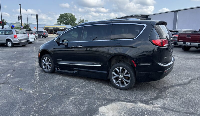 
								2018 Chrysler Pacifica full									