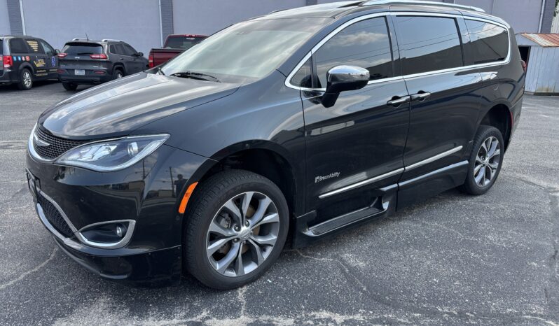 
								2018 Chrysler Pacifica full									