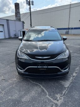 
										2018 Chrysler Pacifica full									