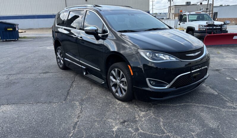 
								2018 Chrysler Pacifica full									
