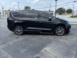 
										2018 Chrysler Pacifica full									