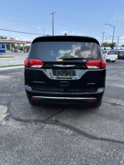 
										2018 Chrysler Pacifica full									