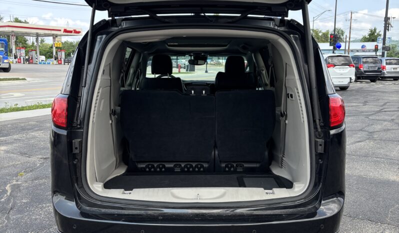
								2018 Chrysler Pacifica full									