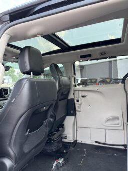 
										2018 Chrysler Pacifica full									