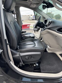 
										2018 Chrysler Pacifica full									