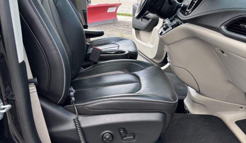 
								2018 Chrysler Pacifica full									
