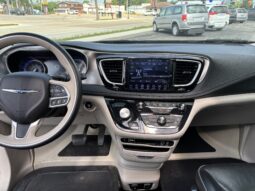 
										2018 Chrysler Pacifica full									