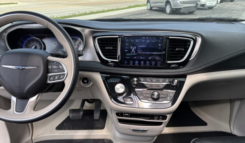 
								2018 Chrysler Pacifica full									