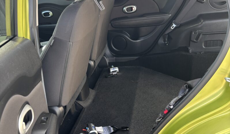 
								2016 KIA Soul Wheelchair Van full									