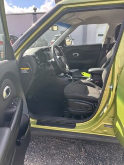 
										2016 KIA Soul Wheelchair Van full									