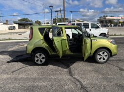 
										2016 KIA Soul Wheelchair Van full									