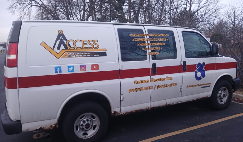 
								3954 – 2004 GMC Savana – #28 full									