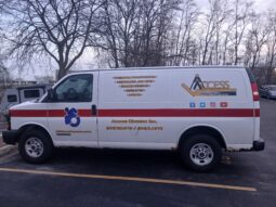 
										3954 – 2004 GMC Savana – #28 full									