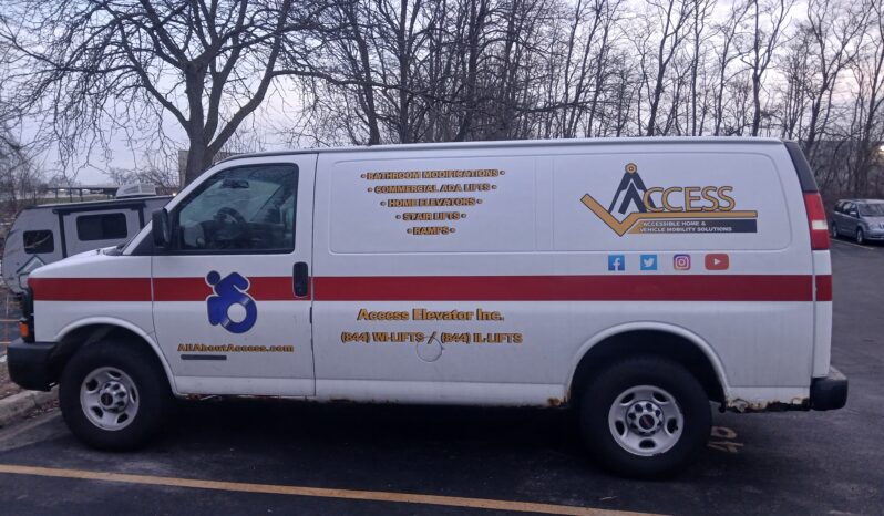 
								3954 – 2004 GMC Savana – #28 full									