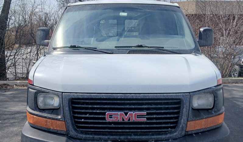 
								3954 – 2004 GMC Savana – #28 full									