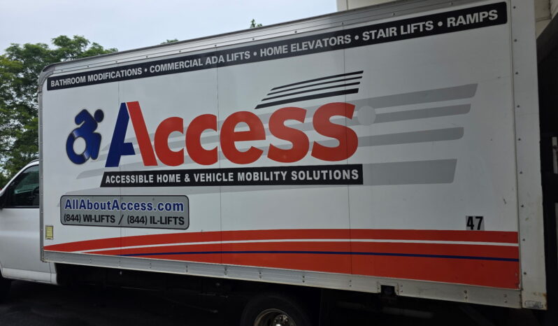 
								7082 – 2014 Chevrolet Express Box Truck – #47 full									