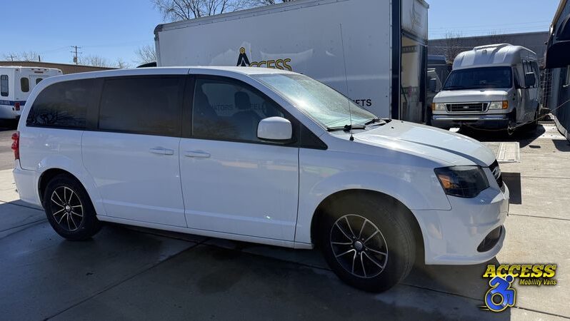 
								2945 – 2018 Dodge Grand Caravan – #17 full									