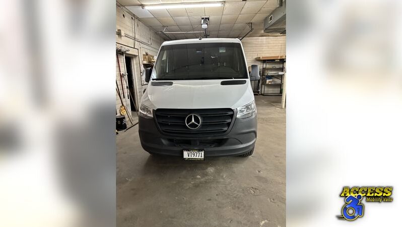 
								7148 – 2019 Mercedes Benz Van – #48 full									