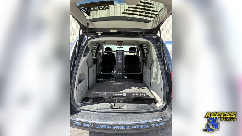 
								9413 – 2016 Dodge Grand Caravan – #64 full									
