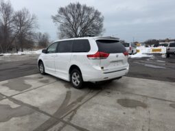 
										2012 Toyota Sienna LE Wheelchair Van full									