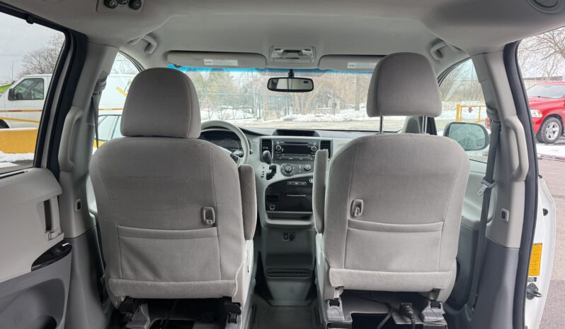 
								2012 Toyota Sienna LE Wheelchair Van full									