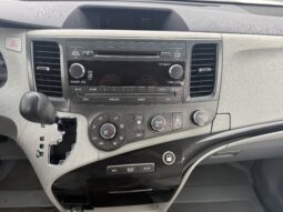 
										2012 Toyota Sienna LE Wheelchair Van full									