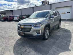
										2023 Chevrolet Traverse LT Wheelchair Van full									