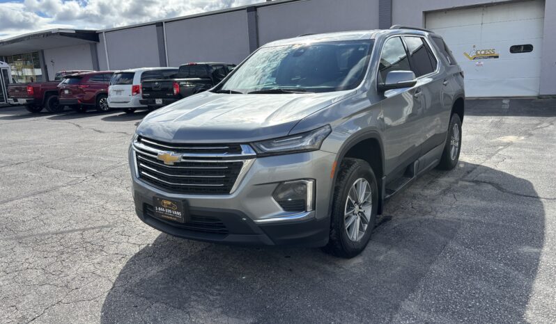 
								2023 Chevrolet Traverse LT Wheelchair Van full									