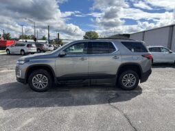 
										2023 Chevrolet Traverse LT Wheelchair Van full									