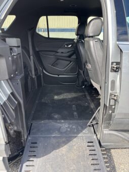 
										2023 Chevrolet Traverse LT Wheelchair Van full									